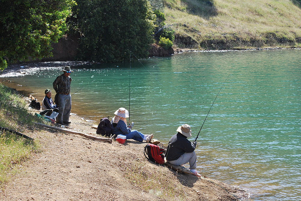 non-interactive image of water recreation