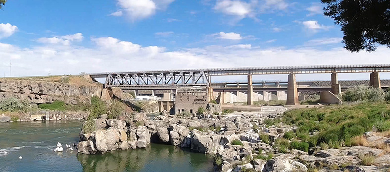 image of American Falls Dam